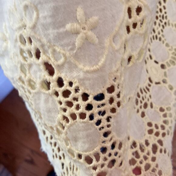 Style & Co. Soft Yellow V-Neck Long Line Eyelet Sleeveless Top Size Small - Picture 3 of 12